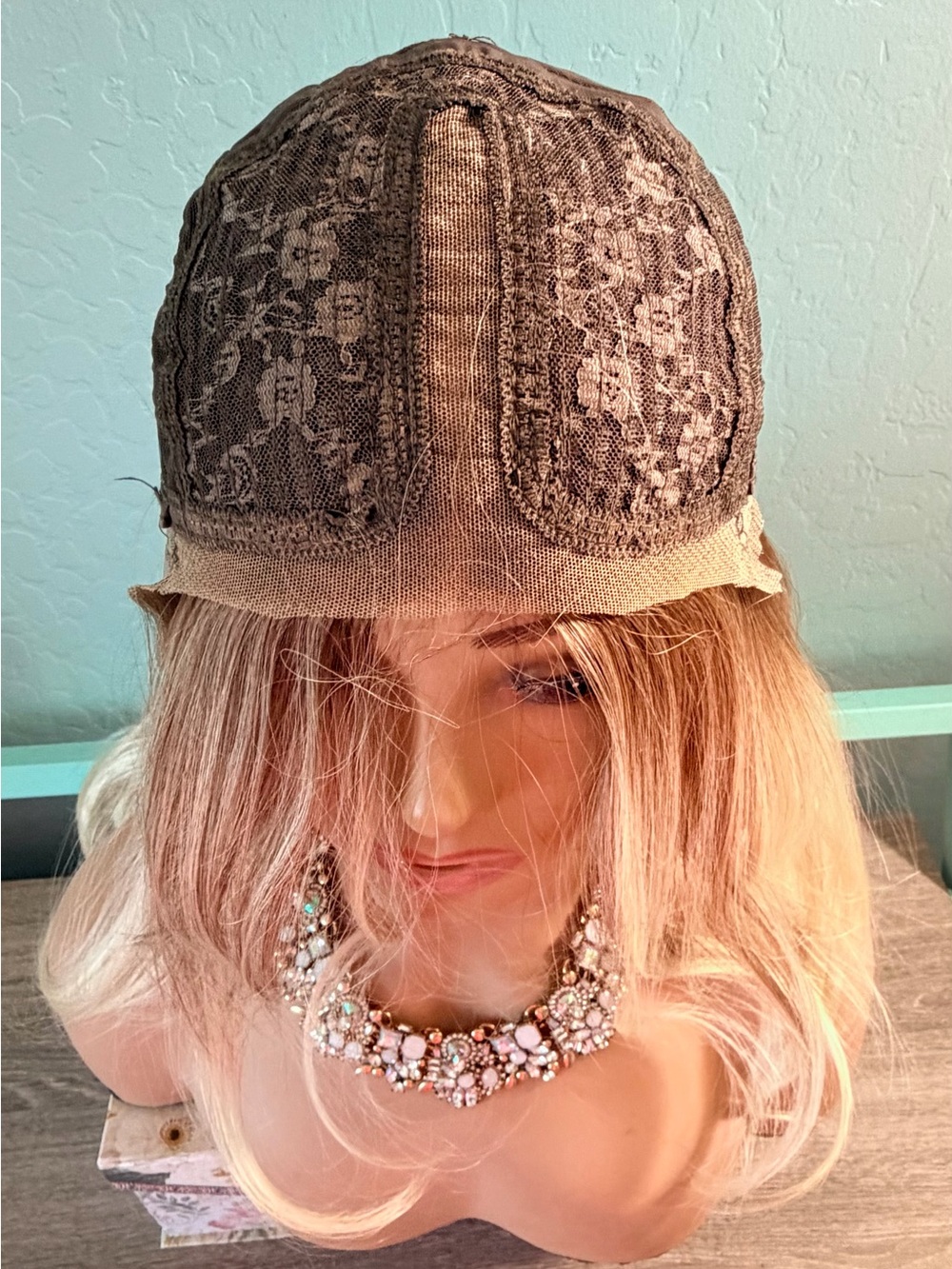 Soft Blonde Ombre Women’s Wig with Natural Wave - Picture 6 of 7